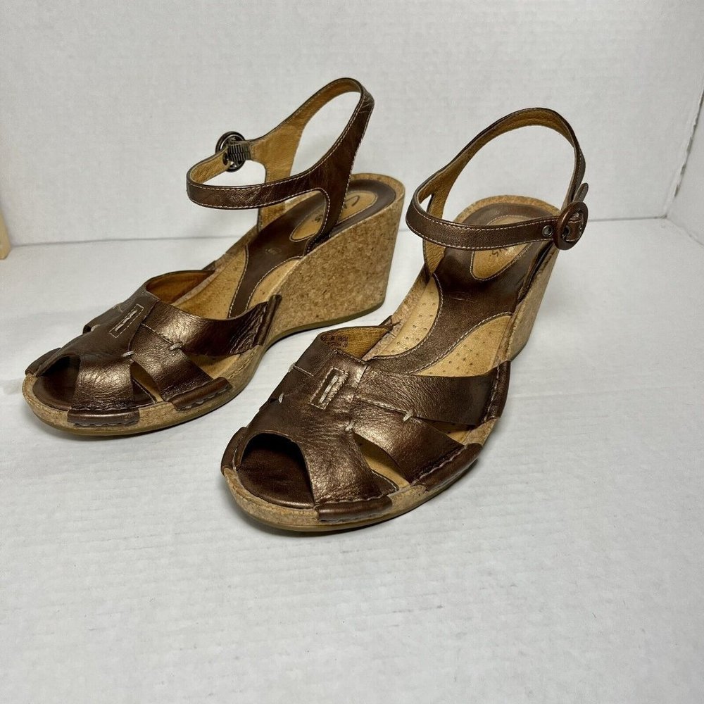 Clarks Artisan Leather Wedge Sandal  in Used/New condition size 9m